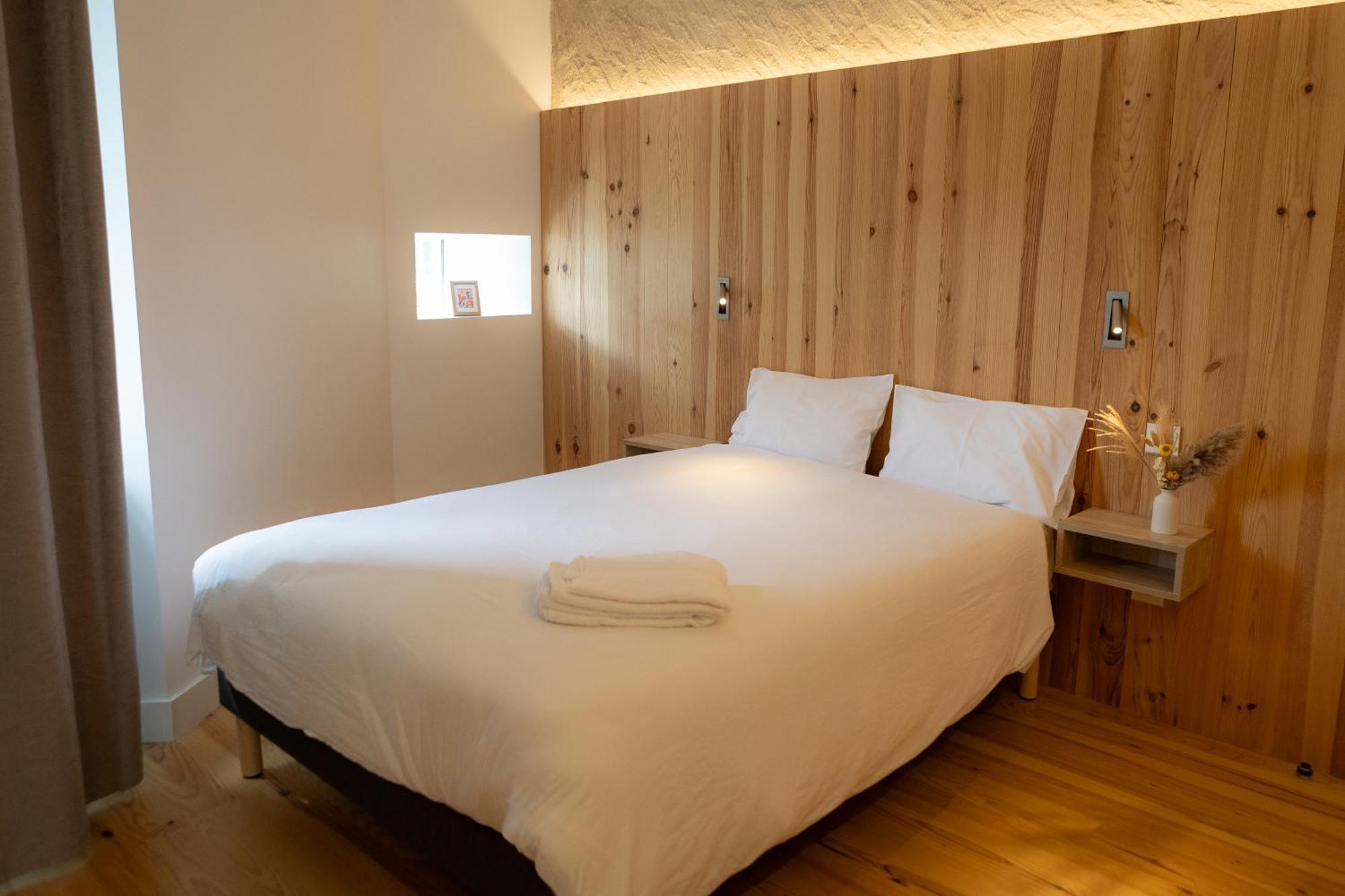 Le Bercail Bed & Breakfast Lacaze Екстериор снимка